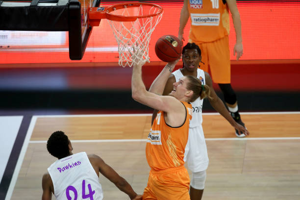 不仅代表了 不仅代表了