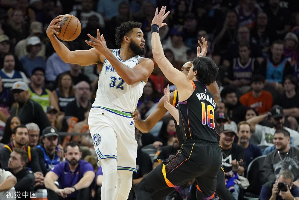 现出沉着冷 现出沉着冷